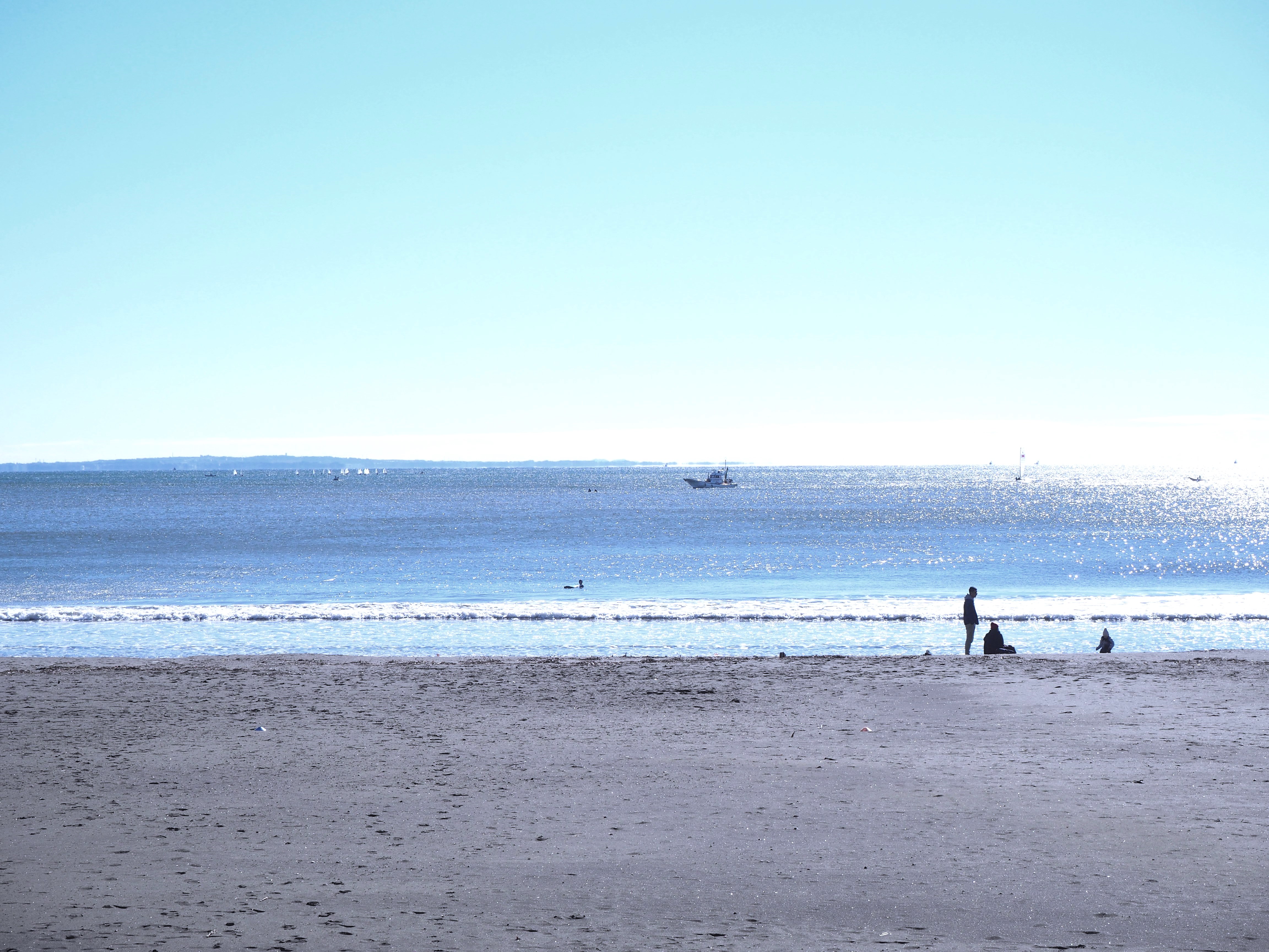 砂浜と青い海