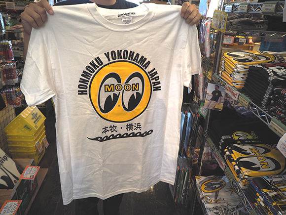 本牧横浜と書かれたTシャツ