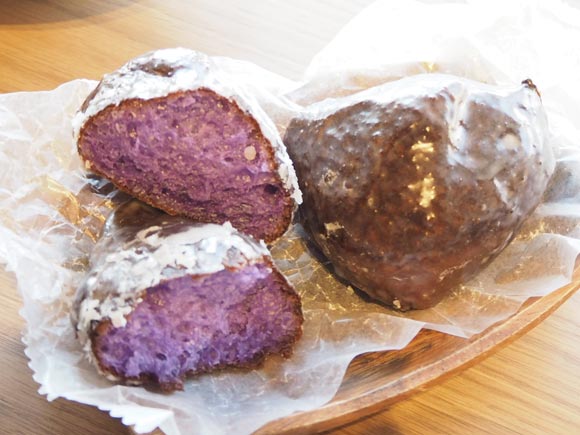 紫色のパン
