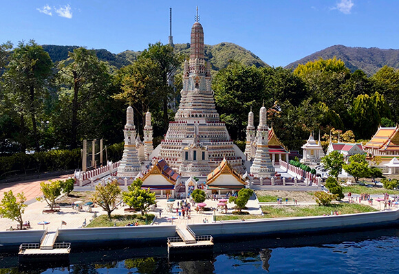 タイの寺院ワット・アルン