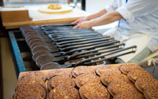 中畑手焼きせんべい本舗(津軽ねぷた村内)