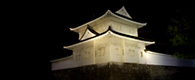 闇夜に浮かぶ二条城の櫓