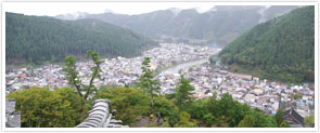 郡上八幡が山間の街であることが、よく分かります