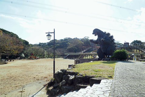 くりはま花の国_ゴジラ