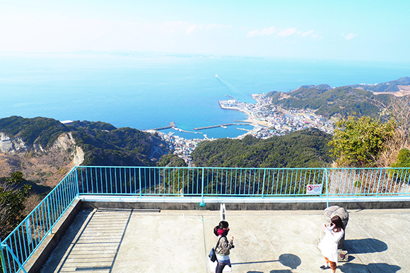 テラスから見た東京湾の景色