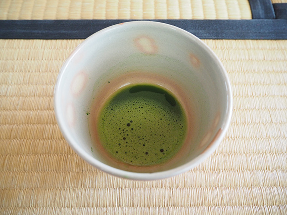 泡立った抹茶