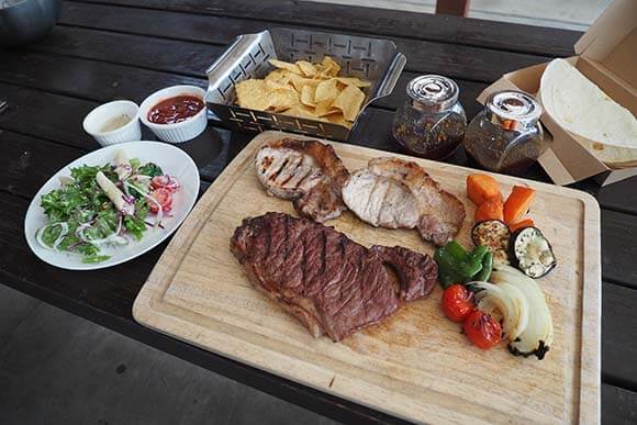 肉などのバーベキュー料理