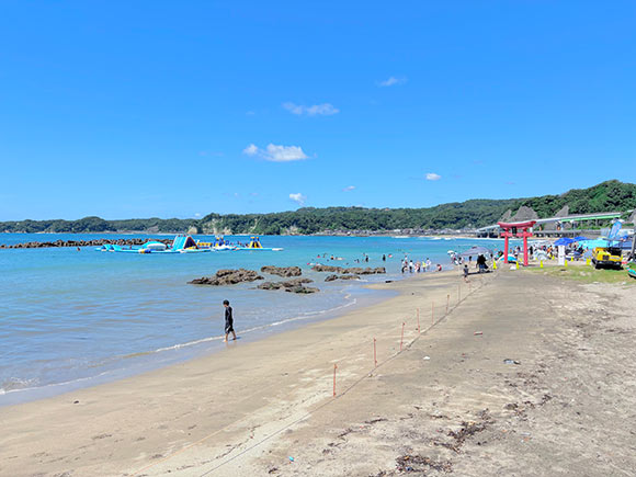 広々とした砂浜