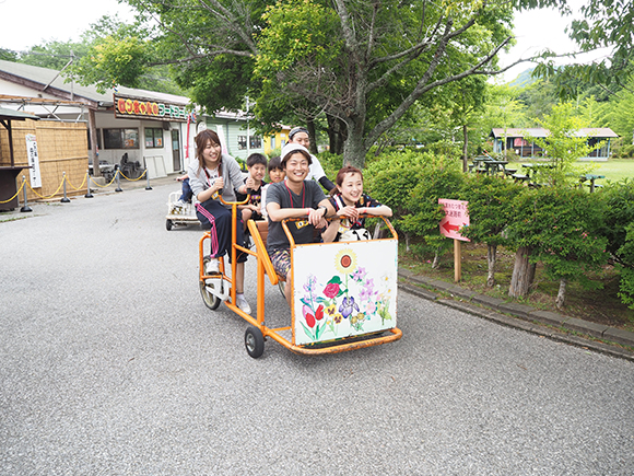 大勢で乗れる自転車