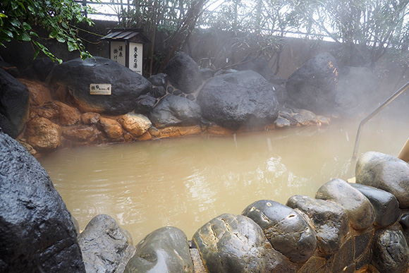 茶色い温泉