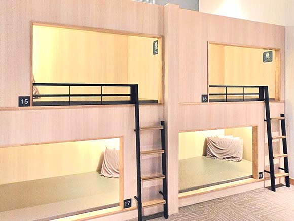 半個室タイプの休憩スペース