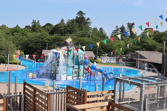 迷路と水上の複合遊具