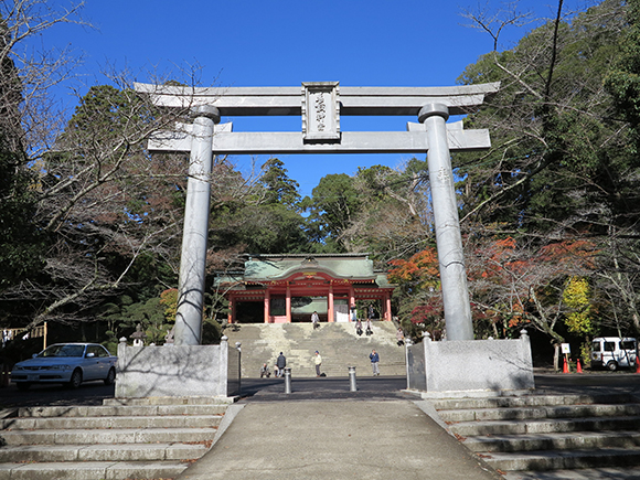 大きな石の鳥居