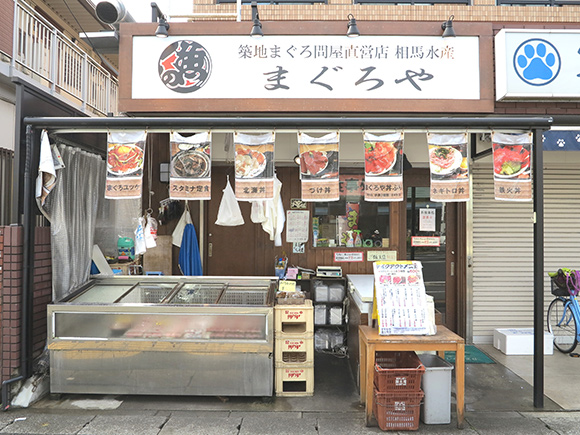 冷蔵ケースなどがある店頭