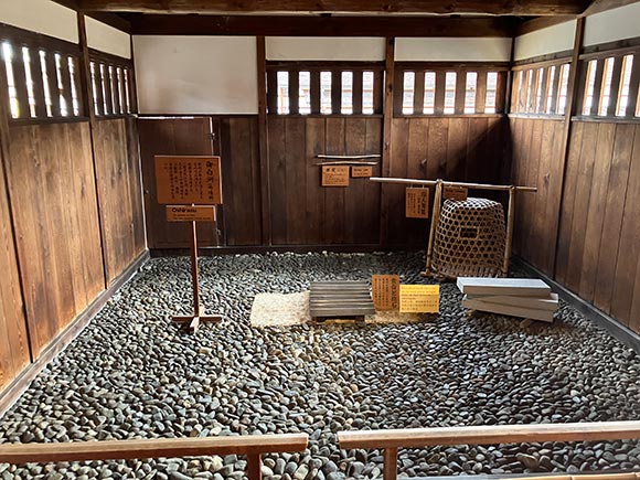 砂利が敷き詰められた場所