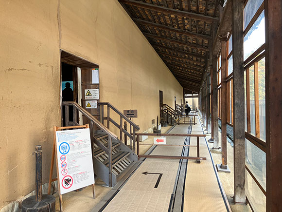 大きな蔵の入り口