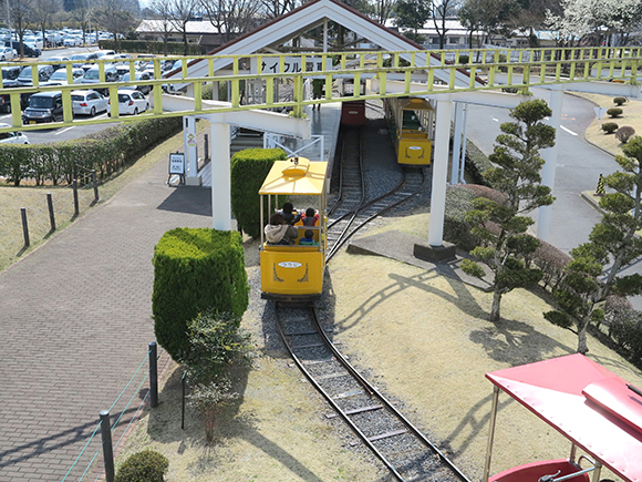 サイクル電車に乗る子ども達