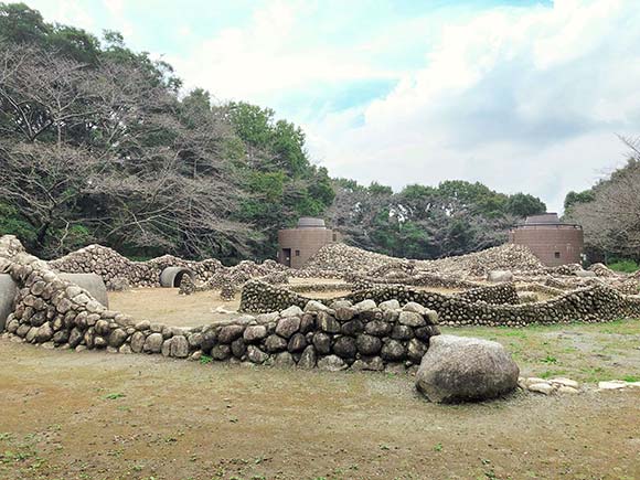 砂場がある古代広場