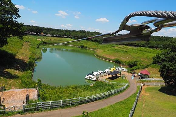 池の上のロングジップスライド