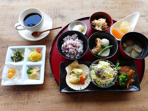 彩り豊かな数々のおかず