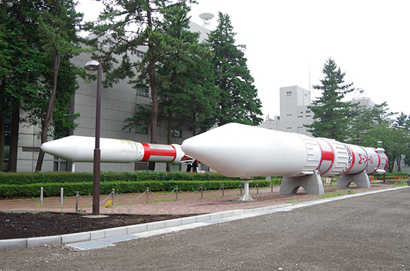 屋外展示のロケット