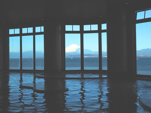富士山の見える浴場