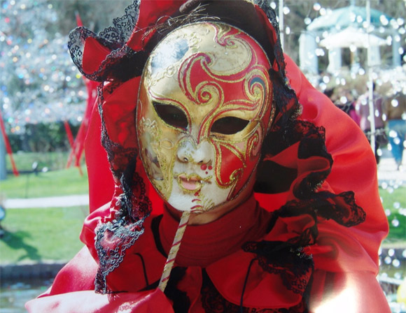 金と赤のヴェネチア仮面