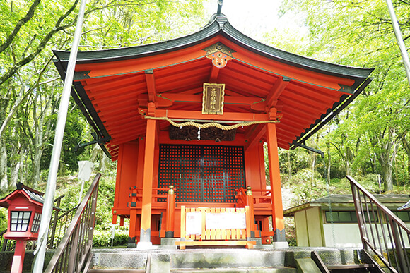 芦ノ湖畔の九頭龍神社