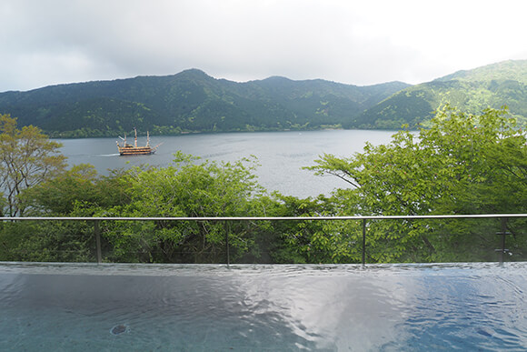 芦ノ湖の眺め抜群の露天風呂