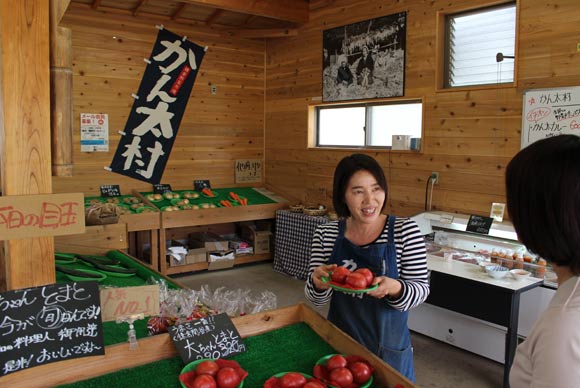 とまとを奨めてくれる多田さん