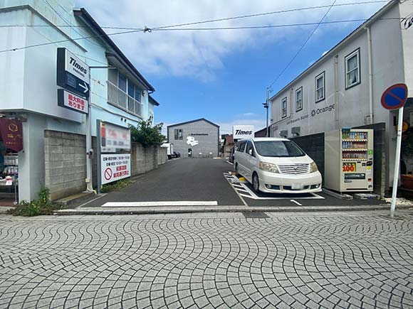 駅から徒歩２分の駐車場