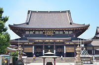 川崎大師平間寺の正面外観