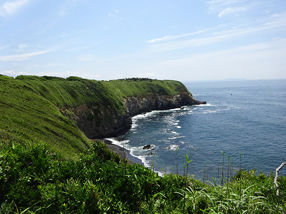 海と断崖絶壁