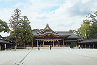 寒川神社境内