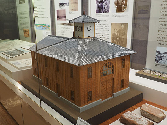 富岡製糸場の模型