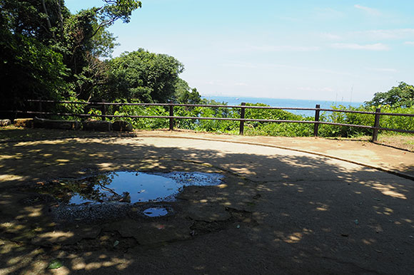 砲台跡と前に広がる広大な景色