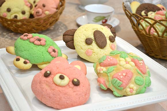 コアラやカメをモチーフにしたパン