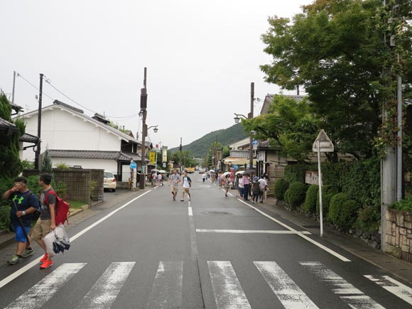 まっすぐな道