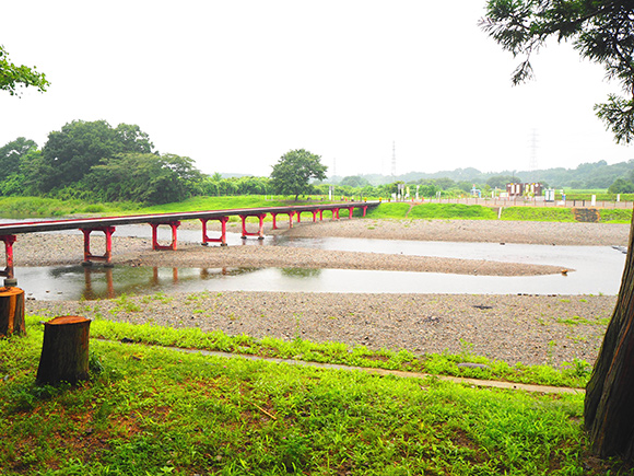 赤い鞍掛（くらかけ）橋