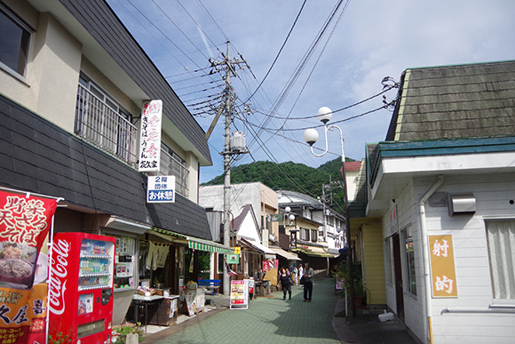 のどかな商店街