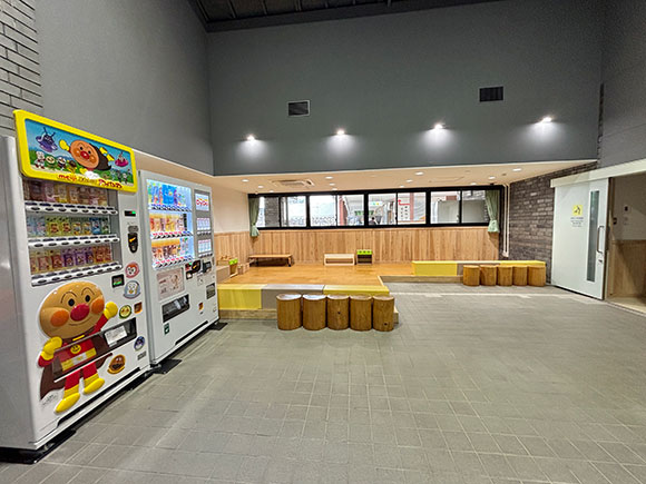 自販機のあるキッズスペース
