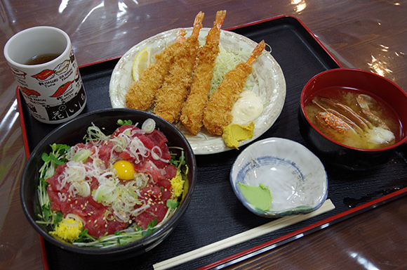 中落ち丼・エビフライセット