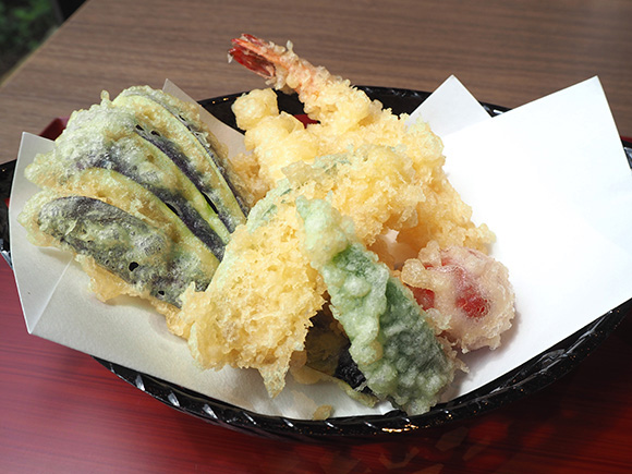 様々な季節の野菜の天ぷら