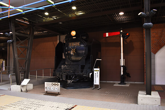 プロムナードのD51形号蒸気機関車