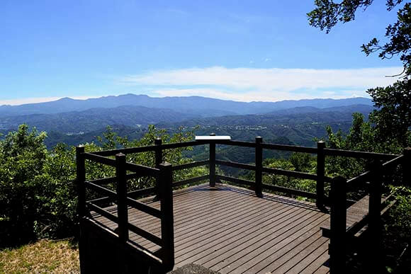 展望台から見える山の景色