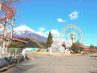 富士山と遊園地