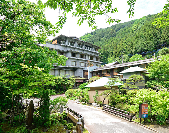 緑豊かな場所にある旅館