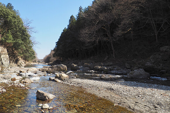 秋川渓谷の川の流れ