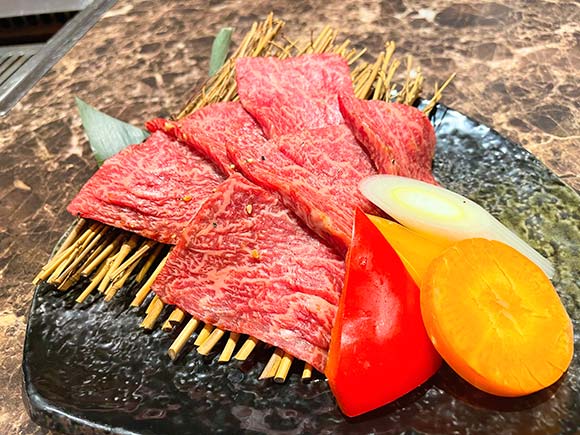 鮮やかな赤色の肉