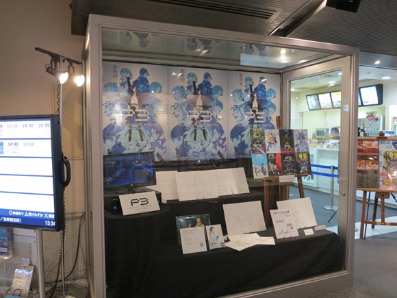 ポスターやサイン色紙の展示